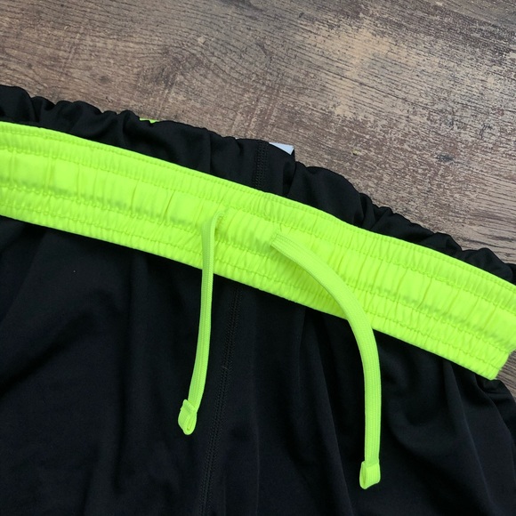 neon green nike dri-fit shorts - Picture 4 of 5